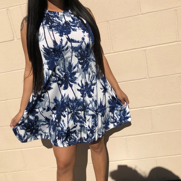 Tropical Palm Tree Dress - Picture 1 of 4